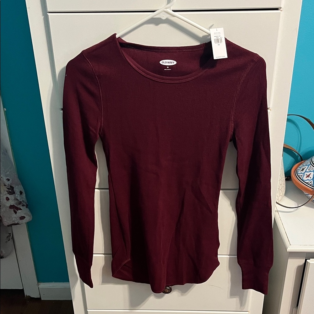 Old Navy Red Fitted Long Sleeve T-Shirt